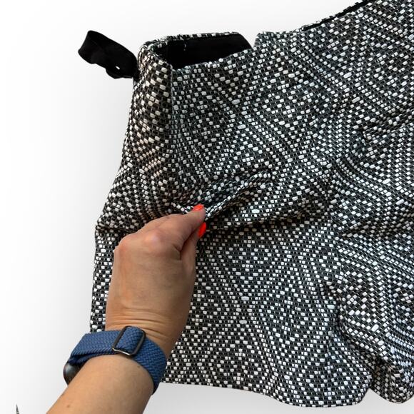 GAP Women's Black & White High Waist Side Lace Woven Jacquard Print Shorts Sz 8 - Picture 7 of 13